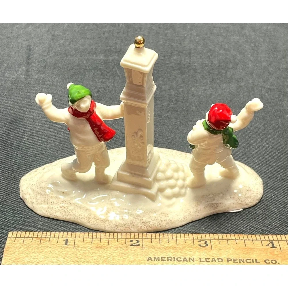 Lenox China 2017 MISTLETOE PARK Village Treasures SNOW DAY Sculpture MIB